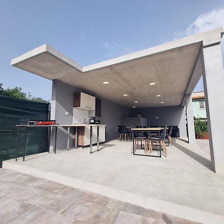 شقة Apartman 2 Ližnjan المظهر الخارجي الصورة