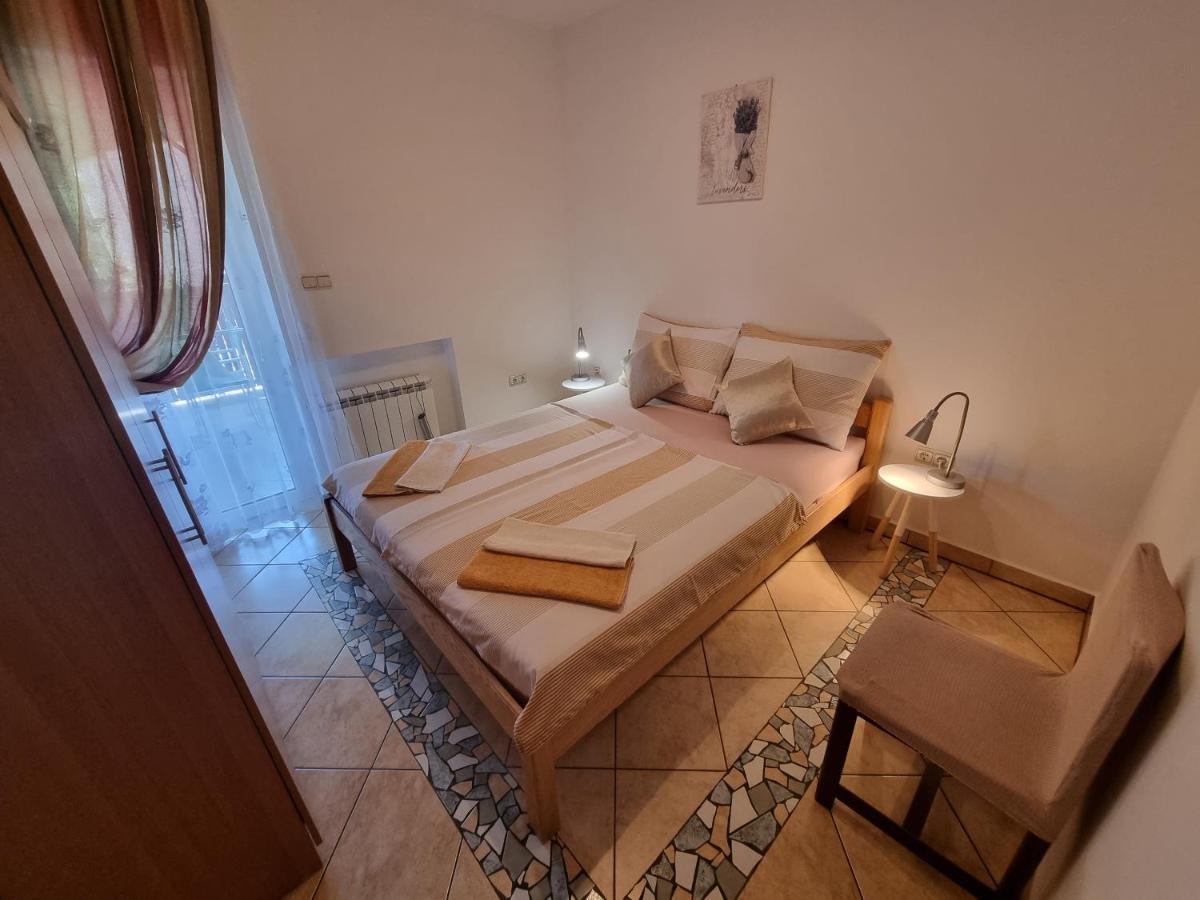 شقة Apartman 2 Ližnjan المظهر الخارجي الصورة