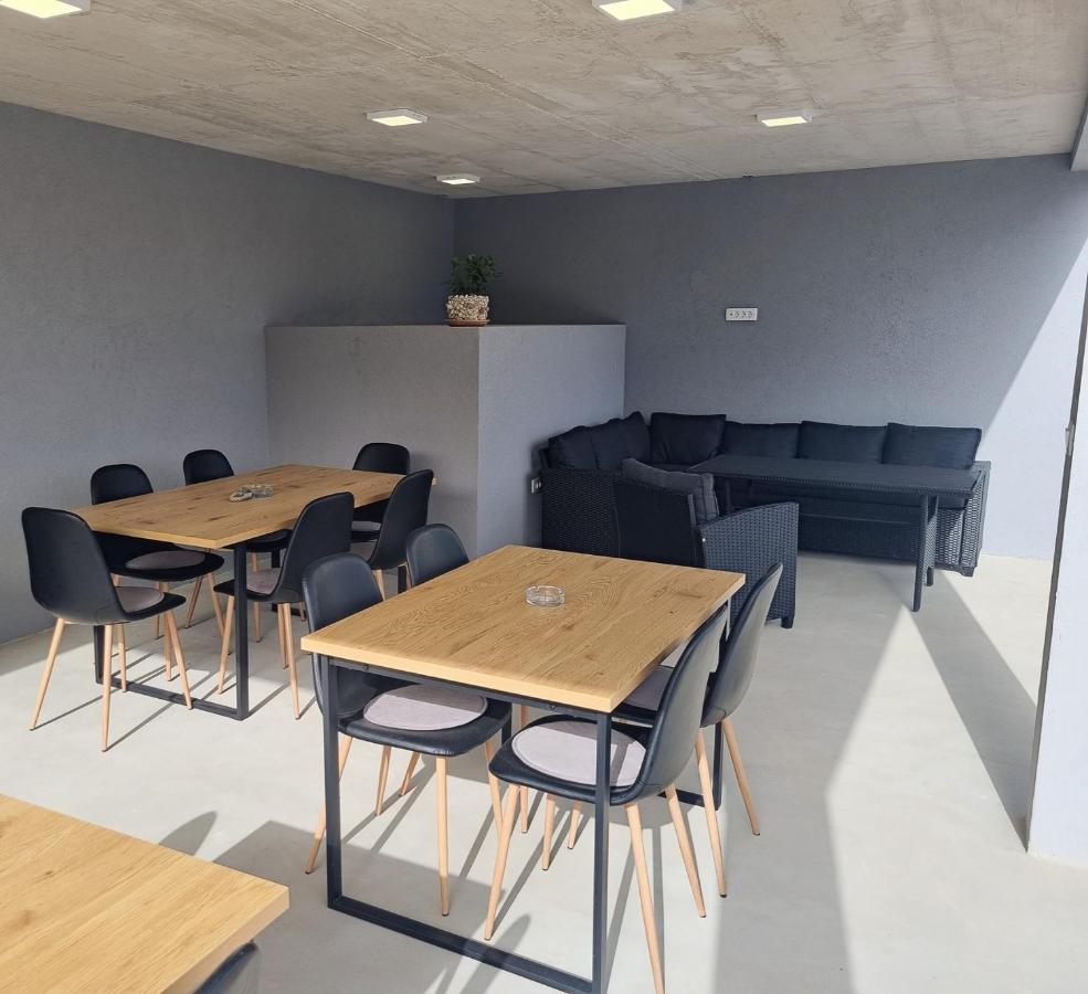 شقة Apartman 2 Ližnjan المظهر الخارجي الصورة